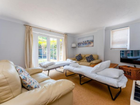 Pass the Keys Seas the day - Cosy 2 Bed-6 Sleeper Private Garden Apartment